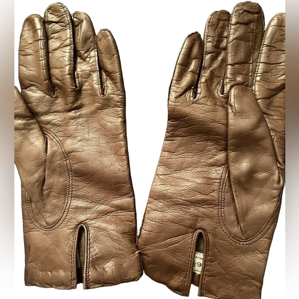 ITALIAN soft brown leather gloves, cashmere lined, embroidery at cuffs. New!